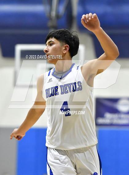 Thumbnail 1 in Franklin vs. Davis (Les Curry Invitational) photogallery.
