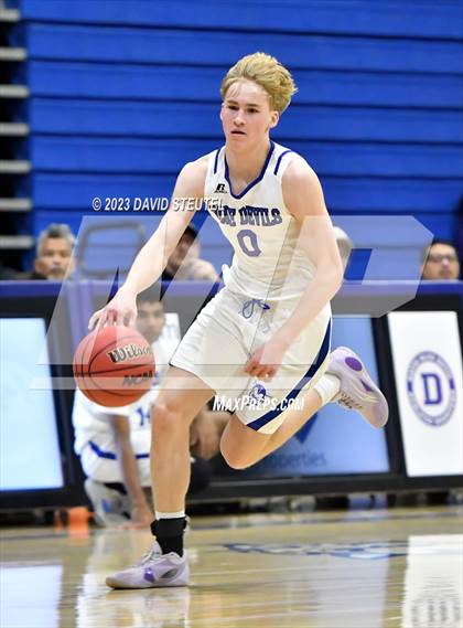 Thumbnail 1 in Franklin vs. Davis (Les Curry Invitational) photogallery.