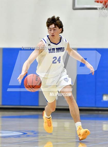 Thumbnail 2 in Franklin vs. Davis (Les Curry Invitational) photogallery.