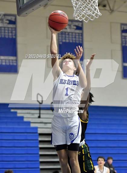 Thumbnail 2 in Franklin vs. Davis (Les Curry Invitational) photogallery.