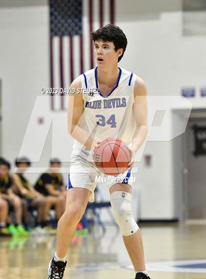 Thumbnail 3 in Franklin vs. Davis (Les Curry Invitational) photogallery.