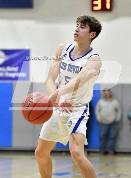 Thumbnail 3 in Franklin vs. Davis (Les Curry Invitational) photogallery.