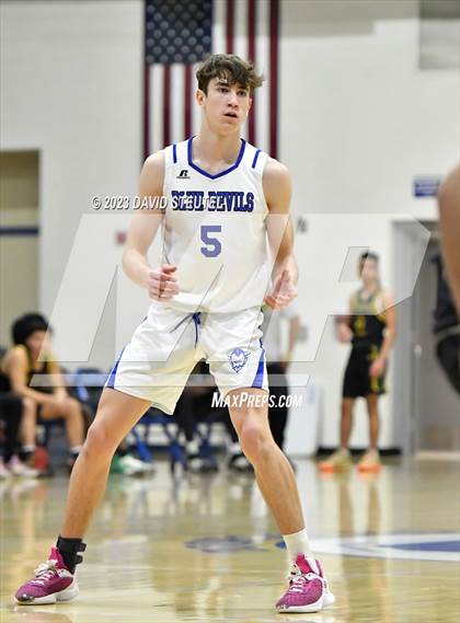 Thumbnail 2 in Franklin vs. Davis (Les Curry Invitational) photogallery.