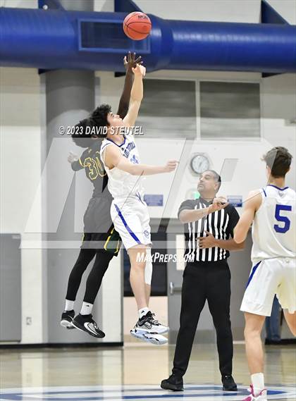 Thumbnail 1 in Franklin vs. Davis (Les Curry Invitational) photogallery.