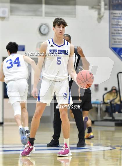 Thumbnail 2 in Franklin vs. Davis (Les Curry Invitational) photogallery.