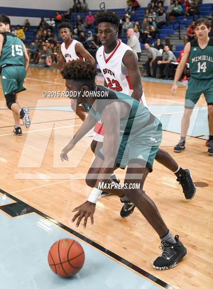 Thumbnail 2 in South Houston vs. Pasadena Memorial (McDonald's Texas Invitational) photogallery.