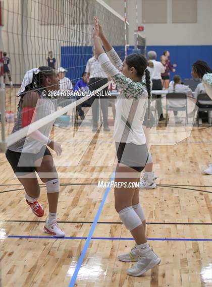 Thumbnail 3 in Boling vs Cypress Lakes (Needville Tournament) photogallery.