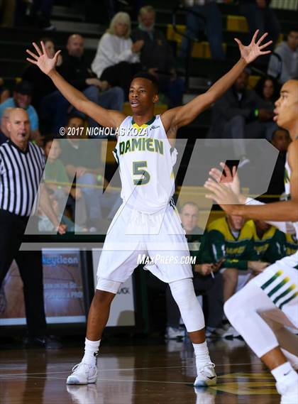 Thumbnail 3 in Damien vs. Moreau Catholic (The Classic at Damien) photogallery.