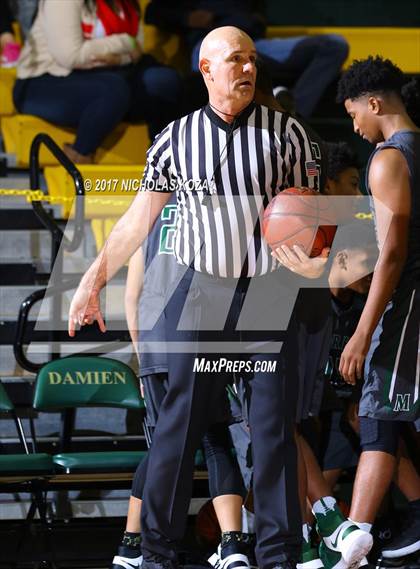 Thumbnail 1 in Damien vs. Moreau Catholic (The Classic at Damien) photogallery.