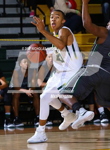 Thumbnail 3 in Damien vs. Moreau Catholic (The Classic at Damien) photogallery.