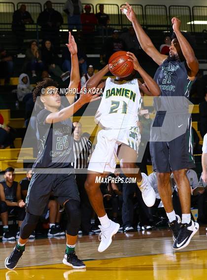 Thumbnail 2 in Damien vs. Moreau Catholic (The Classic at Damien) photogallery.