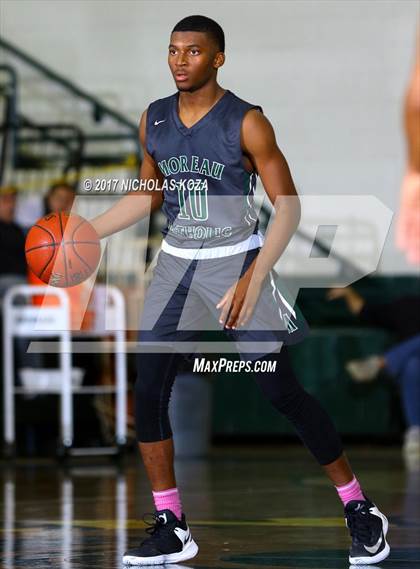Thumbnail 3 in Damien vs. Moreau Catholic (The Classic at Damien) photogallery.