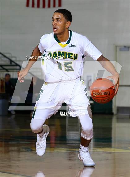 Thumbnail 3 in Damien vs. Moreau Catholic (The Classic at Damien) photogallery.