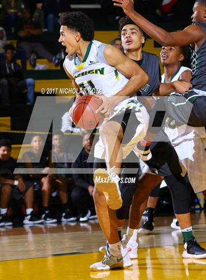 Thumbnail 2 in Damien vs. Moreau Catholic (The Classic at Damien) photogallery.