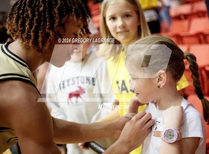 Thumbnail 3 in V.R. Eaton vs. Plano East (UIL Basketball 6A Regional Semifinal) photogallery.