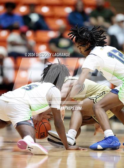 Thumbnail 3 in V.R. Eaton vs. Plano East (UIL Basketball 6A Regional Semifinal) photogallery.