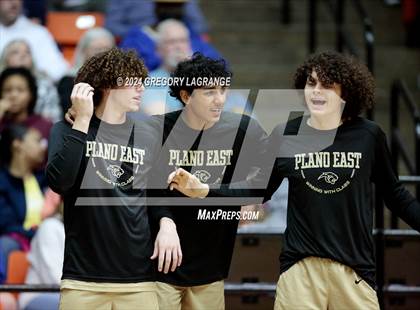 Thumbnail 2 in V.R. Eaton vs. Plano East (UIL Basketball 6A Regional Semifinal) photogallery.