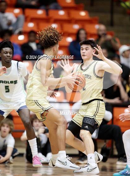 Thumbnail 2 in V.R. Eaton vs. Plano East (UIL Basketball 6A Regional Semifinal) photogallery.