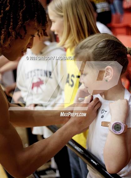 Thumbnail 1 in V.R. Eaton vs. Plano East (UIL Basketball 6A Regional Semifinal) photogallery.
