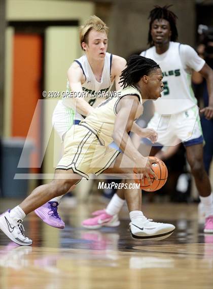 Thumbnail 3 in V.R. Eaton vs. Plano East (UIL Basketball 6A Regional Semifinal) photogallery.