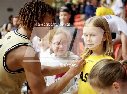 Thumbnail 2 in V.R. Eaton vs. Plano East (UIL Basketball 6A Regional Semifinal) photogallery.