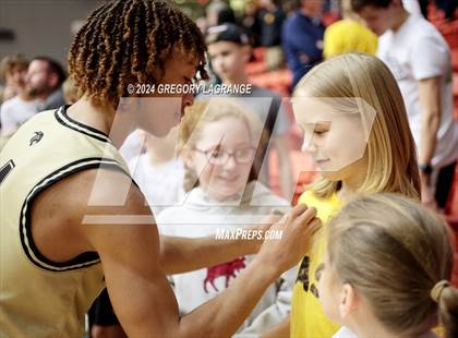 Thumbnail 3 in V.R. Eaton vs. Plano East (UIL Basketball 6A Regional Semifinal) photogallery.