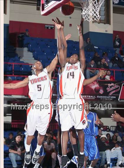 Thumbnail 2 in Port Chester vs Spring Valley (Section 1 Class A Semifinal) photogallery.
