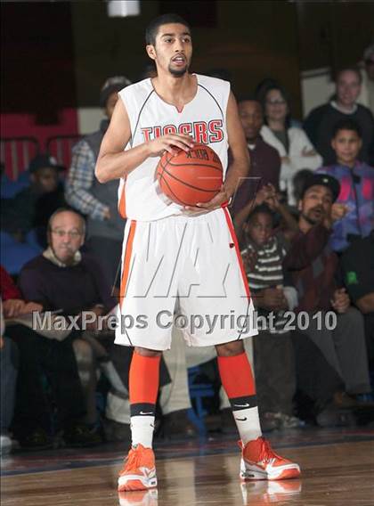 Thumbnail 1 in Port Chester vs Spring Valley (Section 1 Class A Semifinal) photogallery.