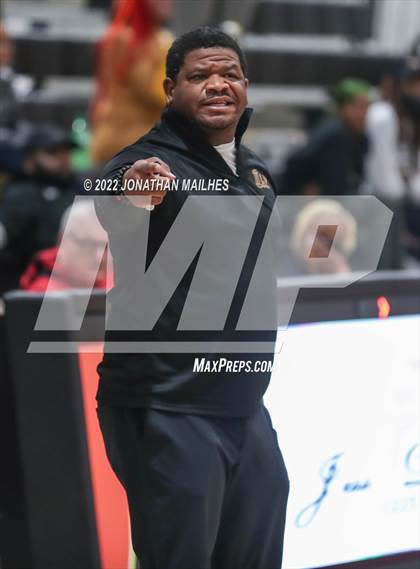 Thumbnail 3 in Brusly vs. Glen Oaks (LHSAA 3A Bi-District Playoff) photogallery.