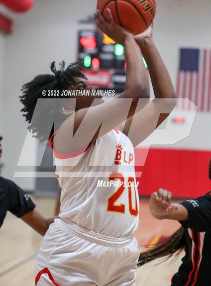 Thumbnail 1 in Brusly vs. Glen Oaks (LHSAA 3A Bi-District Playoff) photogallery.