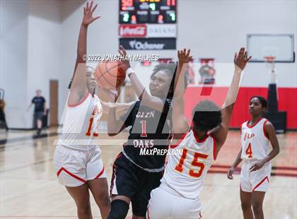 Thumbnail 2 in Brusly vs. Glen Oaks (LHSAA 3A Bi-District Playoff) photogallery.