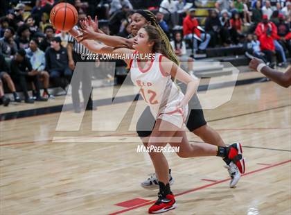 Thumbnail 2 in Brusly vs. Glen Oaks (LHSAA 3A Bi-District Playoff) photogallery.