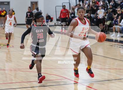 Thumbnail 2 in Brusly vs. Glen Oaks (LHSAA 3A Bi-District Playoff) photogallery.
