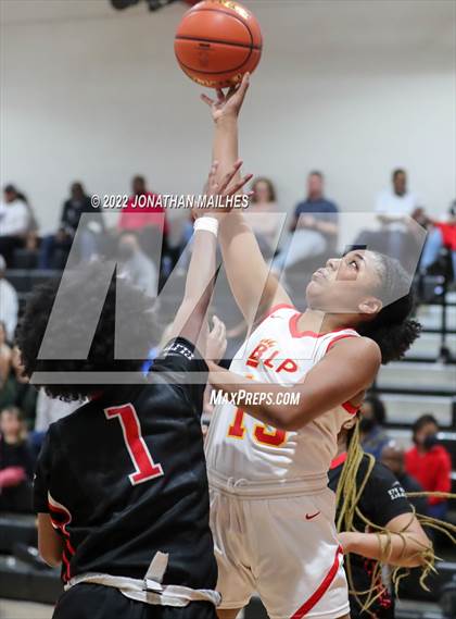 Thumbnail 2 in Brusly vs. Glen Oaks (LHSAA 3A Bi-District Playoff) photogallery.