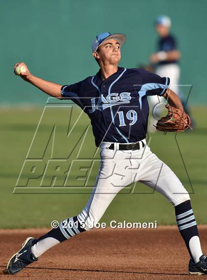Thumbnail 3 in Johnson [Claudia Taylor] vs Edinburg (UIL 6A Regional) photogallery.