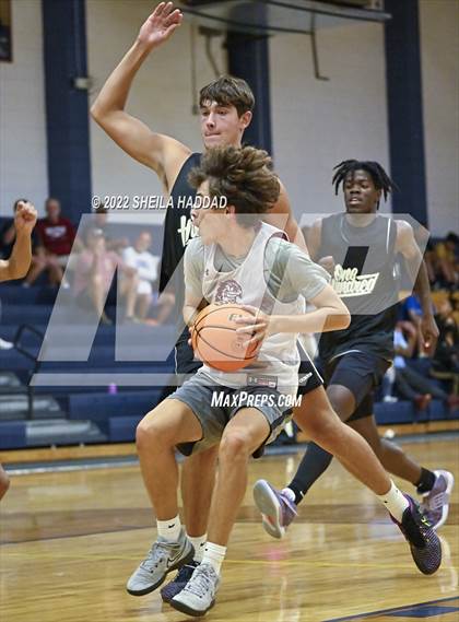 Thumbnail 3 in East Lake vs Santa Fe Catholic. (The Hoop Vibe) photogallery.
