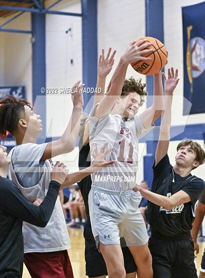 Thumbnail 1 in East Lake vs Santa Fe Catholic. (The Hoop Vibe) photogallery.
