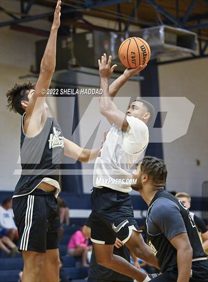Thumbnail 1 in East Lake vs Santa Fe Catholic. (The Hoop Vibe) photogallery.