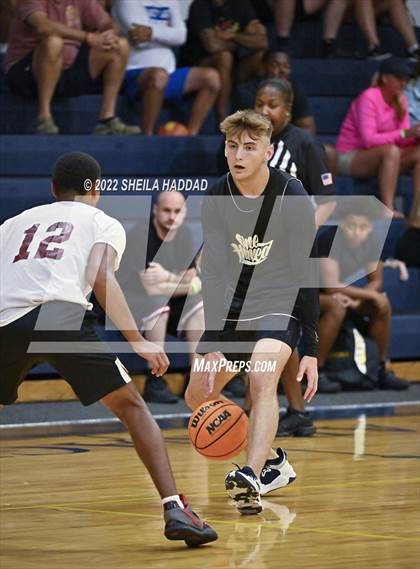 Thumbnail 2 in East Lake vs Santa Fe Catholic. (The Hoop Vibe) photogallery.