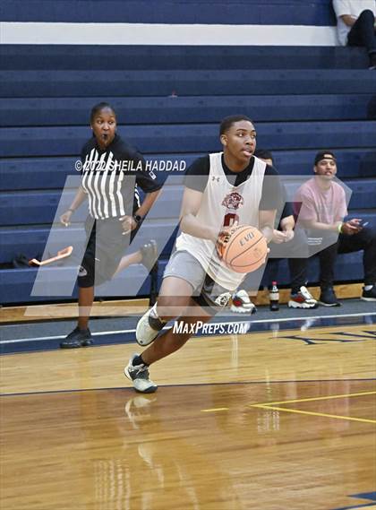 Thumbnail 3 in East Lake vs Santa Fe Catholic. (The Hoop Vibe) photogallery.