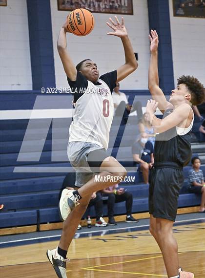Thumbnail 2 in East Lake vs Santa Fe Catholic. (The Hoop Vibe) photogallery.