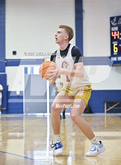 Thumbnail 3 in East Lake vs Santa Fe Catholic. (The Hoop Vibe) photogallery.