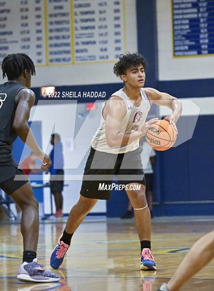 Thumbnail 1 in East Lake vs Santa Fe Catholic. (The Hoop Vibe) photogallery.