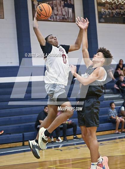 Thumbnail 3 in East Lake vs Santa Fe Catholic. (The Hoop Vibe) photogallery.