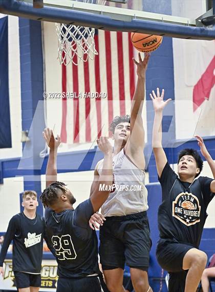Thumbnail 3 in East Lake vs Santa Fe Catholic. (The Hoop Vibe) photogallery.