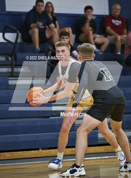 Thumbnail 3 in East Lake vs Santa Fe Catholic. (The Hoop Vibe) photogallery.