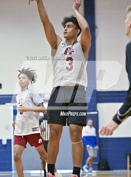 Thumbnail 2 in East Lake vs Santa Fe Catholic. (The Hoop Vibe) photogallery.