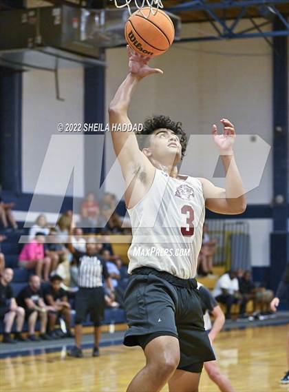 Thumbnail 2 in East Lake vs Santa Fe Catholic. (The Hoop Vibe) photogallery.