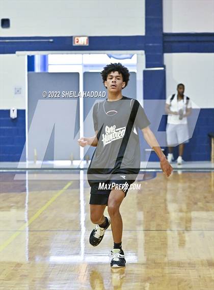 Thumbnail 3 in East Lake vs Santa Fe Catholic. (The Hoop Vibe) photogallery.