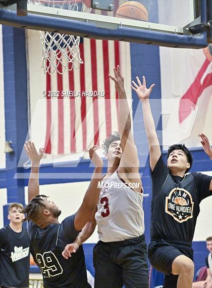 Thumbnail 1 in East Lake vs Santa Fe Catholic. (The Hoop Vibe) photogallery.